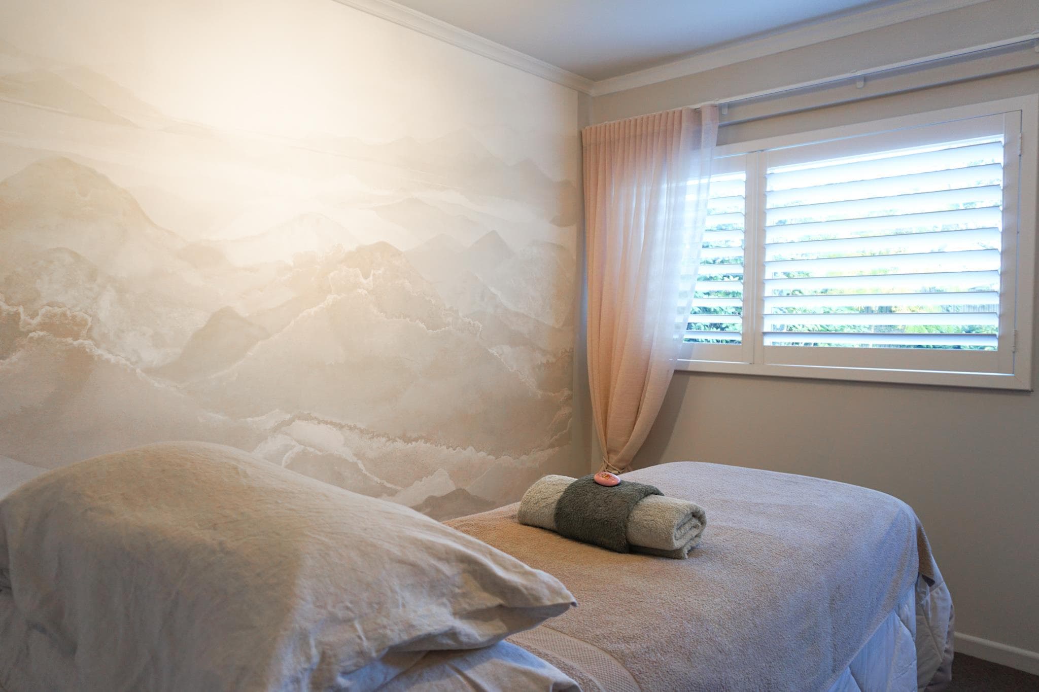 Healing by Hands treatment room